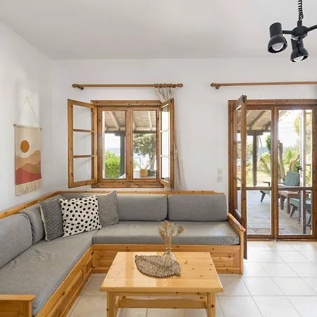 Case de vacanță Melo Pearl, Beachfront House In #feelslikehome *