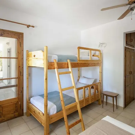 Case de vacanță Melo Pearl, Beachfront House In #feelslikehome