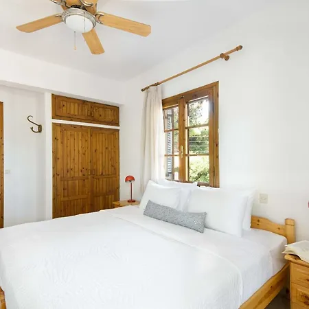 Melo Pearl, Beachfront House In #feelslikehome
