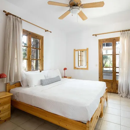 Melo Pearl, Beachfront House In #feelslikehome Case de vacanță *