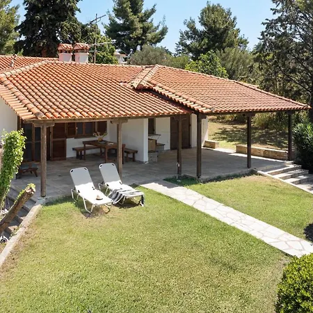Melo Pearl, Beachfront House In #feelslikehome Case de vacanță *